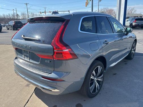 Thunder Gray Metallic 2023 Volvo XC60 B5 Plus Bright Theme
