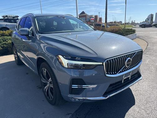 Thunder Gray Metallic 2023 Volvo XC60 B5 Plus Bright Theme