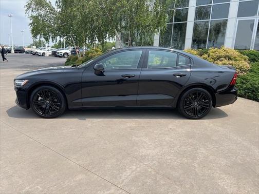 2024 Volvo S60 B5 Plus Black Edition