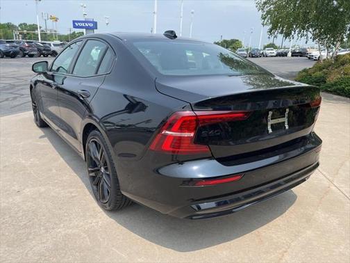 2024 Volvo S60 B5 Plus Black Edition