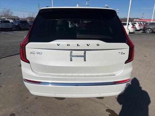 2025 Volvo XC90 Plug-In Hybrid T8 Ultra 6-Seater