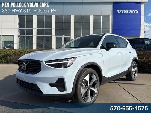 2026 Volvo XC40 Core, B5 AWD Gas (mild hybrid), Dark