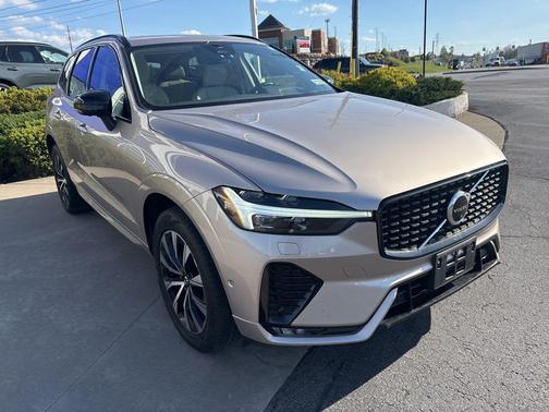 Bright Dusk Metallic 2023 Volvo XC60 B5 Plus Dark Theme