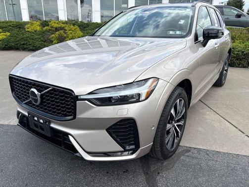 Bright Dusk Metallic 2023 Volvo XC60 B5 Plus Dark Theme