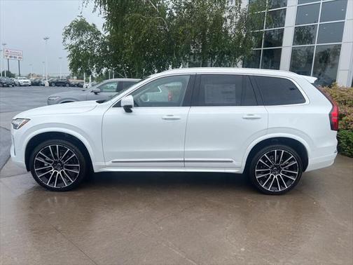 2025 Volvo XC90 B5 Plus 6-Seater