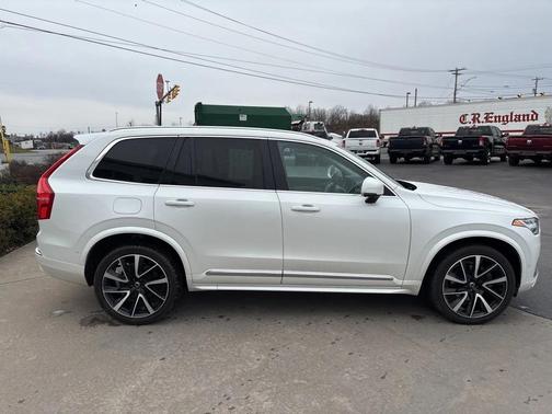 2023 Volvo XC90 B6 Plus 7-Seater