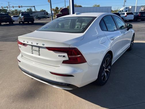 2025 Volvo S60 B5 Core