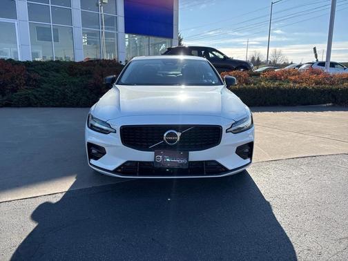 2025 Volvo S60 B5 Core