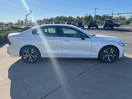 2025 Volvo S60 B5 Core
