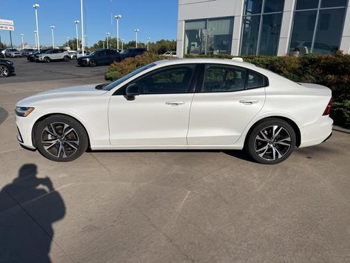 2025 Volvo S60 B5 Core