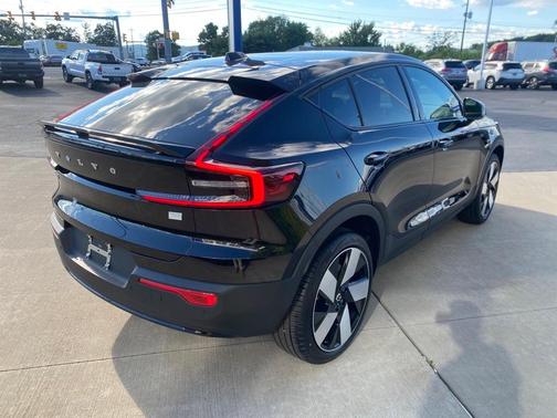 2024 Volvo C40 Recharge Pure Electric Twin Plus