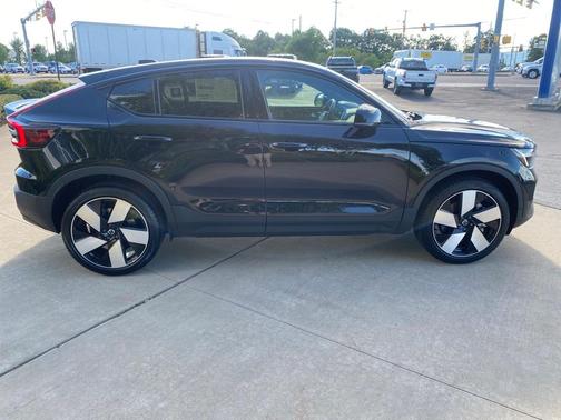 2024 Volvo C40 Recharge Pure Electric Twin Plus