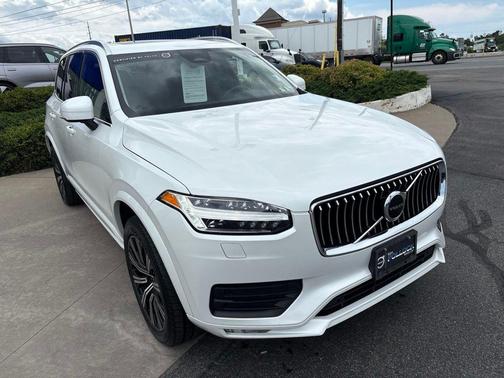 Crystal White Metallic 2023 Volvo XC90 B5 Core