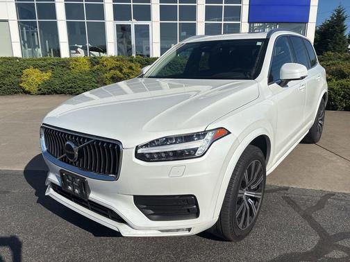 Crystal White Metallic 2023 Volvo XC90 B5 Core