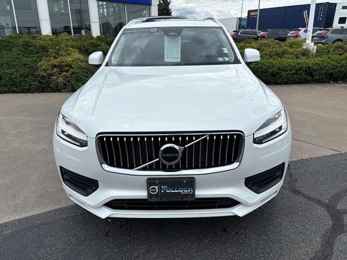 Crystal White Metallic 2023 Volvo XC90 B5 Core