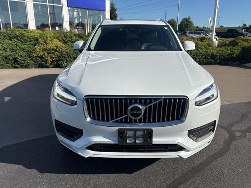 Crystal White Metallic 2023 Volvo XC90 B5 Core