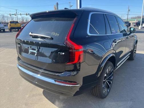 2025 Volvo XC90 Plug-In Hybrid T8 Plus 7-Seater