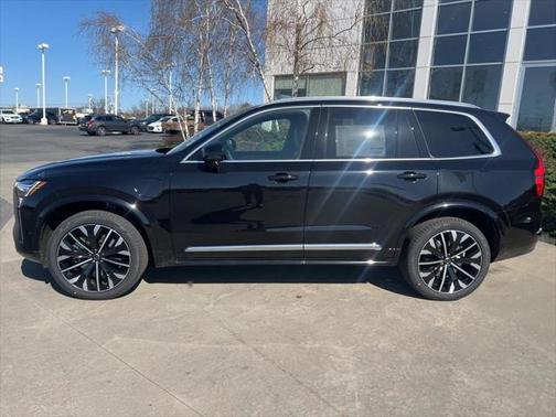 2025 Volvo XC90 Plug-In Hybrid T8 Plus 7-Seater