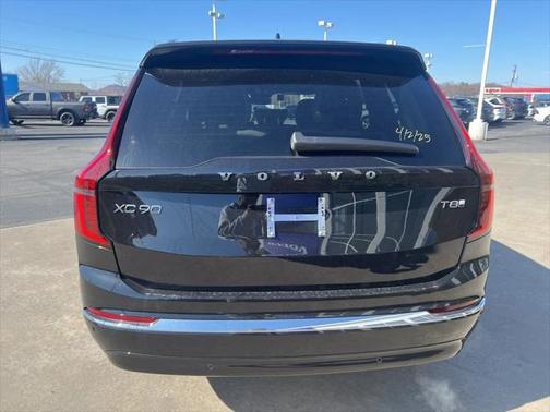 2025 Volvo XC90 Plug-In Hybrid T8 Plus 7-Seater