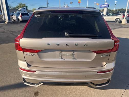2025 Volvo XC60 B5 Plus
