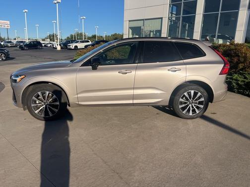 2025 Volvo XC60 B5 Plus