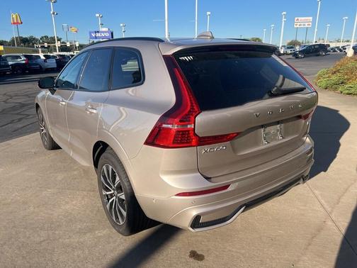 2025 Volvo XC60 B5 Plus