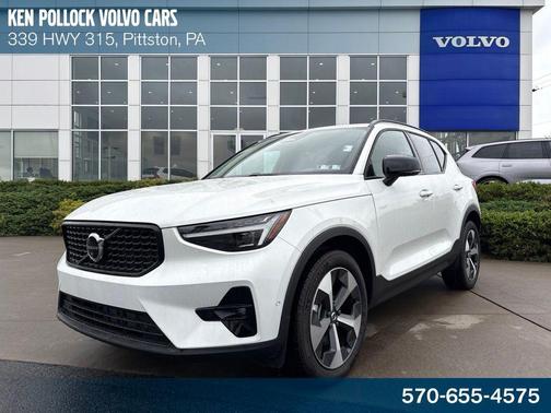 Crystal White 2026 Volvo XC40 Plus, B5 AWD Gas (mild hybrid), Dark