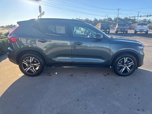 Forest Lake 2026 Volvo XC40 Core, B5 AWD Gas (mild hybrid), Dark