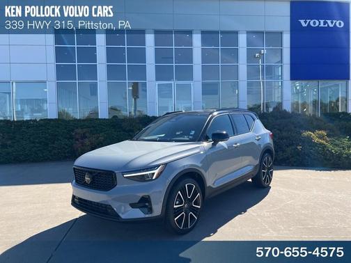 2026 Volvo XC40 B5 Ultra Black Edition