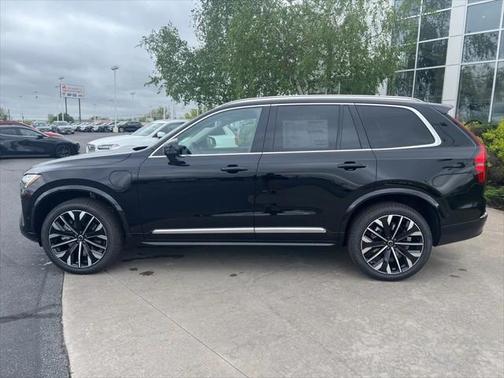 2025 Volvo XC90 Plug-In Hybrid T8 Plus 7-Seater