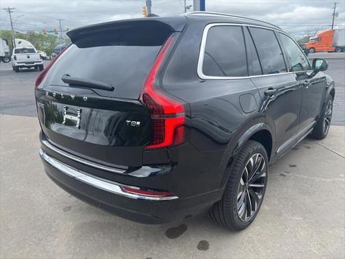 2025 Volvo XC90 Plug-In Hybrid T8 Plus 7-Seater