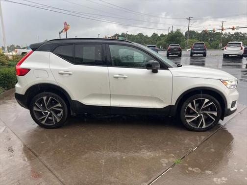2019 Volvo XC40 T5 R-Design