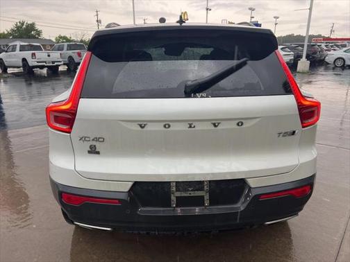 2019 Volvo XC40 T5 R-Design