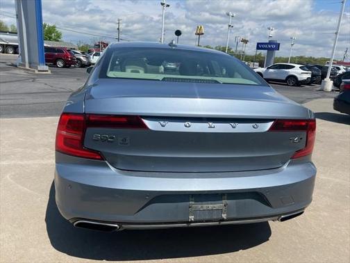 2018 Volvo S90 T6 Momentum