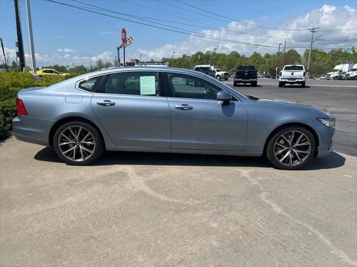 2018 Volvo S90 T6 Momentum