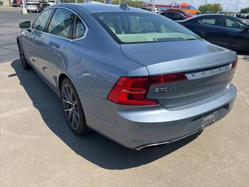 2018 Volvo S90 T6 Momentum