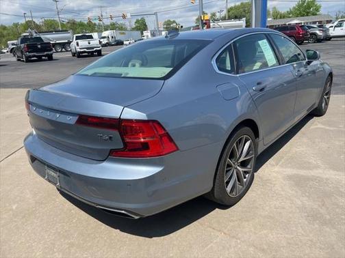 2018 Volvo S90 T6 Momentum