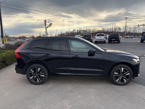 2026 Volvo XC60 B5 Core