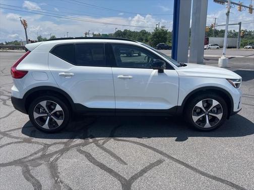 2026 Volvo XC40 B5 Plus