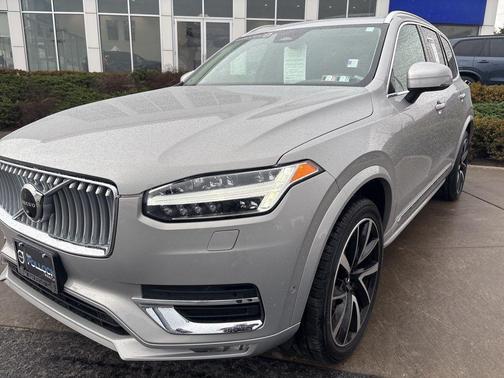 2023 Volvo XC90 B5 Plus