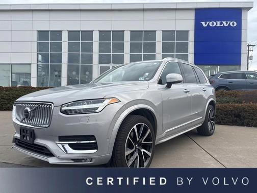 2023 Volvo XC90 B5 Plus