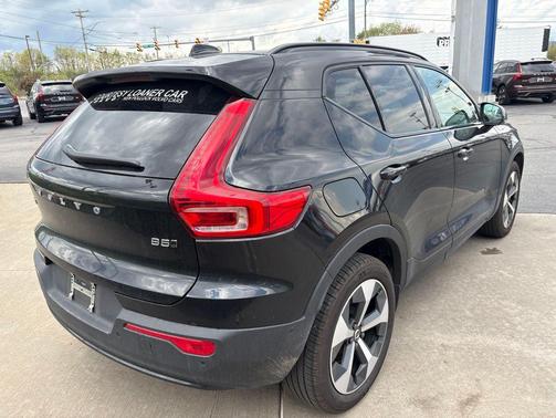 Onyx Black 2026 Volvo XC40 B5 Plus