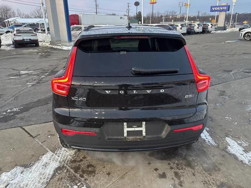 2026 Volvo XC40 B5 Plus