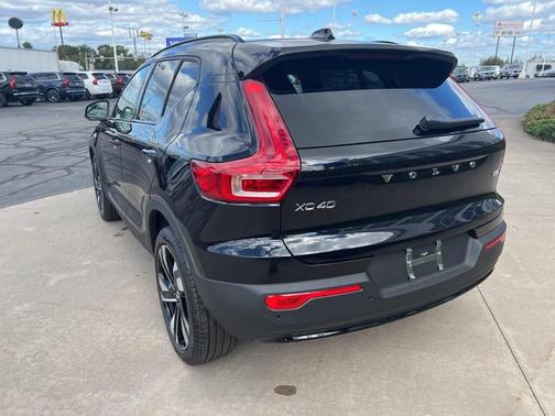 2026 Volvo XC40 B5 Ultra