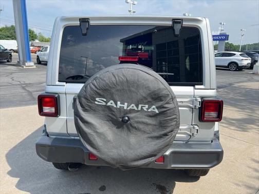 2023 Jeep Wrangler 4-Door Sahara Altitude