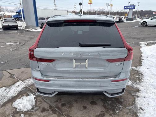 2026 Volvo XC60 B5 Ultra