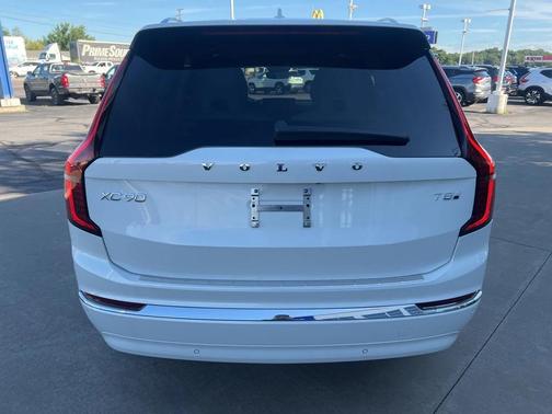 2026 Volvo XC90 Plug-In Hybrid T8 Ultra 7-Seater