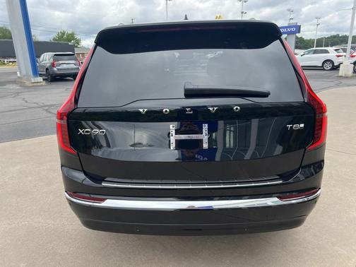 2026 Volvo XC90 Plug-In Hybrid T8 Plus 7-Seater