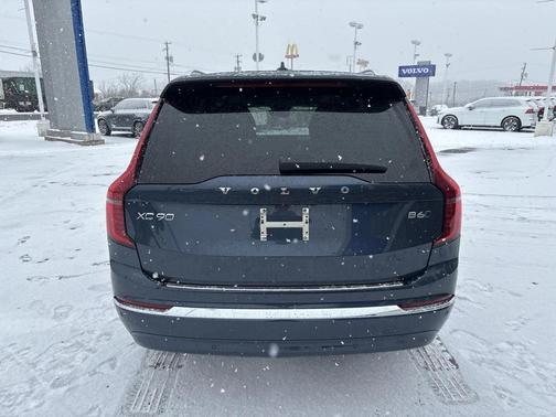 2026 Volvo XC90 Core, B6 AWD Gas (mild hybrid), Gasoline, Bright, 7 Seats