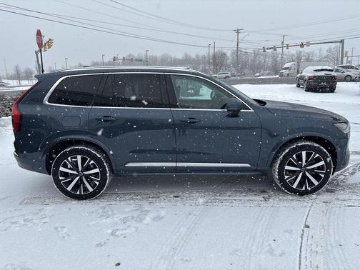 2026 Volvo XC90 Core, B6 AWD Gas (mild hybrid), Gasoline, Bright, 7 Seats